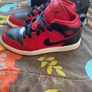 Jordan 1 mid. Size 13c
